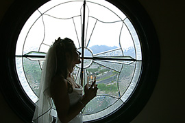 professional wedding photographer JW Marriot Las Vegas siloett photography